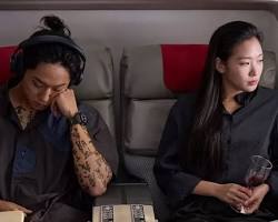 Image of adegan dalam film Exhuma (2024) yang menunjukkan Lee Dohyun