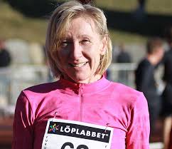 I dag ble det fjerdeplass i klasse 40-44 år for den spreke Løplabbetløperen. Hilde Mork fra Joggekameratene var spent på debuten på 10km. - Furumo_10km_HildeMork_etter