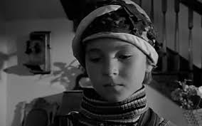 Tatum O&#39;Neal as Addie Loggins in Paper Moon. But then rather than just giving us a whole movie of one con after another the second part of the movie sees ... - 1246-3