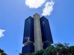 Mercado projeta corte da Selic para 13,75%, aponta pesquisa do BC