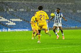 El Sanse se hace fuerte en Anoeta y aguanta bajo el diluvio para sumar otros tres puntos