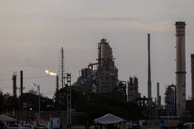 Multinacional italiana negocia com a Venezuela para reerguer setor de energia em meio à ofensiva dos EUA