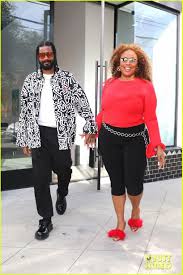 Lizzo & Boyfriend Myke Wright Hold Hands on Valentine's Day Date!