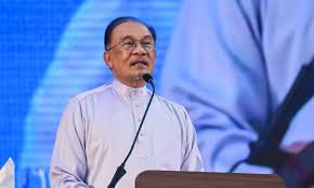 Anwar announces post-maternity leave allowance to support working mothers