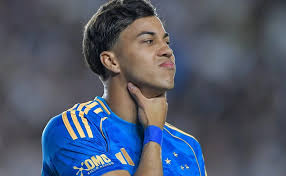 Kaio Jorge marca para o Cruzeiro contra o Botafogo, mas gol é anulado após confirmação do VAR