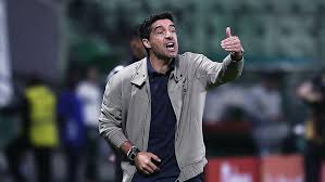Abel Ferreira responde sobre 'lei do silêncio' no Palmeiras, lamenta lesão de Vitor Roque e fala de Barboza