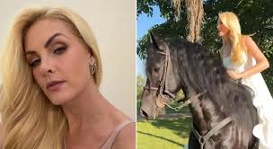 Ana Hickmann chama a atenção com passeio a cavalo: ‘Country girl’