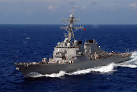 Incêndio atinge destróier USS Higgins no Indo-Pacífico e causa perda de propulsão