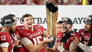 El testimonio cristiano del número 1 del «draft» de la NFL, Fernando Mendoza