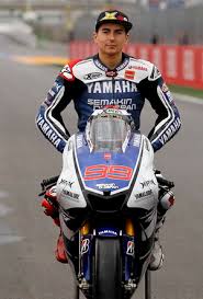 http://artisterpanas.blogspot.com/2013/02/kedatangan-lorenzo-ke-indonesia-jorge.html