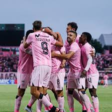 Cremas y rosado, necesitados de un triunfo