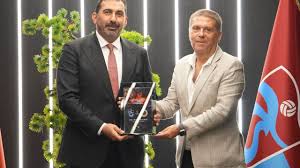 Trabzonspor ile Gençlerbirliği yönetimi maç öncesi dostluk yemeğinde buluştu
