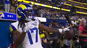 Adams hauls in pass from Stafford for Rams TD