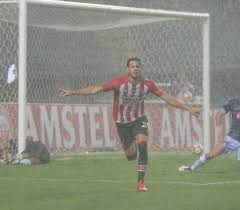 Los llamativos antecedentes entre Estudiantes y Cusco: las noches de Libertadores que lo enfrentó con otro