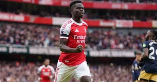 Arsenal 2-0 West Ham: Saka marks milestone appearance in style