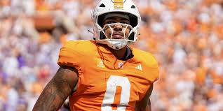 Tennessee starting tight end Ethan Davis suffers season-ending injury