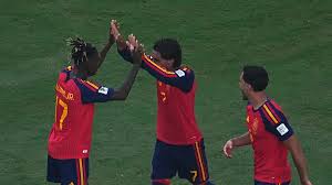 Nico Williams asiste y Unai Simón hace historia