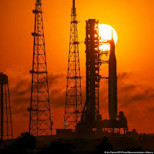 La NASA lista para lanzamiento lunar en más de medio siglo