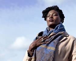 woman challenging her negative thoughts