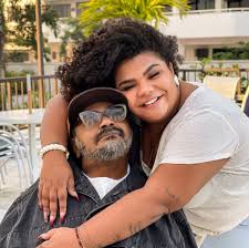 Flora Cruz posta desabafo no Dia dos Pais, um ano após a morte de Arlindo Cruz: 'Precisava tanto de você'
