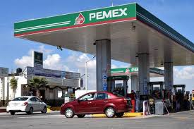 México renueva pacto con gasolineros para contener precios y combatir la inflación
