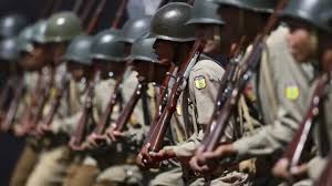 Projeto que zera IR de militares avança no congresso