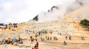 Hasil gambar untuk kawah sikidang dieng