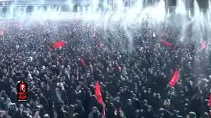 حال و هوای مردم عزادار در مصلای امام خمینی(ره) تهران پس از اقامه نماز بر پیکر مطهر امام مجاهد شهید و شهدای خانواده ایشان + فیلم