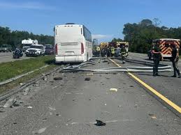 Charter bus carrying Midlands students crashes on I-95 in Florida during end-of-year trip