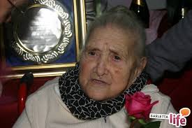 Barletta: Nonna Angela Chiariello festeggia i suoi primi 100 anni. Longevità per la centenaria grazie ad ... - compleanno_nonna_angela_chiariello_100anni_(9)