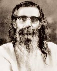 Shri Guruji was the second all-Bharat Chief of the Rashtriya Swayamsevak Sangh. He was born in 1906. His name was Madhav Sadashivrao Golwalkar. - sri