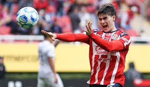 Armando González festeja igual que Goku tras su gol con Chivas (VIDEO)