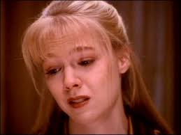 No, she&#39;s not crying because her mother Jackie went off on a coke binge AGAIN . . . . Oh poor poor Jennie Garth. The ingenue who brought Kelly Taylor to ... - kelly-crying