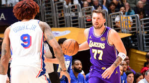 Lakers' Luka Doncic Diagnosed with Mild Hamstring Strain