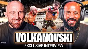 Alexander Volkanovski Signs New UFC Contract After UFC 325