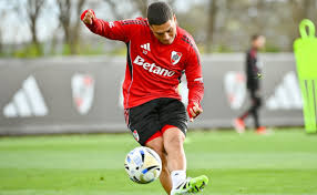¡Juanfer al Rescate! ¿Será Titular en River vs. Libertad? - Imagen principal del artículo