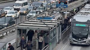 İstanbul'da trafiğine derbi etkisi: Yoğunluk yüzde 72! İşte güzergahlar…
