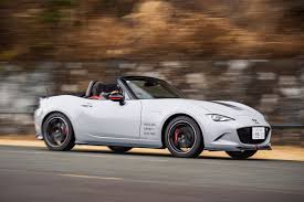 待望の“ソフトトップ×2リッター”は大正解！ 1.5リッター車オーナーが感じた「マツダ スピリットレーシング・ロードスター」の衝撃と「12R」の“落とし穴”