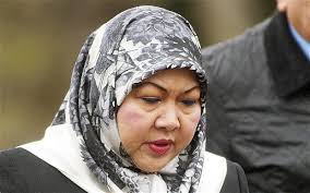 Fatimah Lim allegedly swapped blue and yellow diamonds belonging to Madam Mariam Aziz for fakes to pay off London casino debts - Fatimah-Lim_2815220b