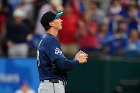 Mariners' free-fall continues as Rangers take series and control of AL West