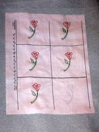 Résultat de recherche d'images pour "embroidery blocks in miniature quilts"