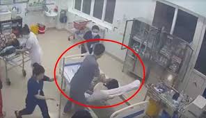 Tự đi bộ vào viện vì khó thở dữ dội, người đàn ông 39 tuổi ...