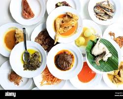 Gambar Nasi Padang with various side dishes