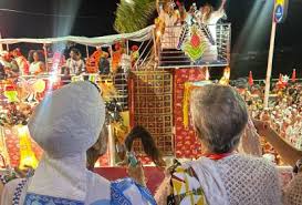 Momentos em que Gil e Caetano se emocionaram em camarote de Salvador