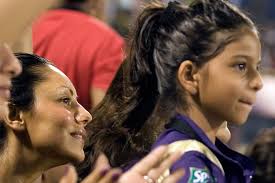 (L-R) Gauri Khan and Suhana Khan, wife and daughter respectively of Shahrukh Khan, co-owner of Kolkata Knight Riders during the 2010 DLF Indian Premier ... - 5