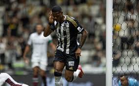 Botafogo acerta retorno do atacante Júnior Santos, emprestado pelo Atlético-MG
