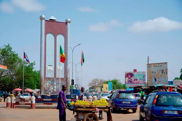 Niger's security forces battle mutinous soldiers in the capital after troops fire at sensitive sites, threatening the junta