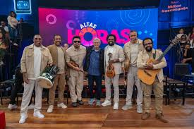 'Altas Horas' celebra o samba com reencontro entre o Grupo Revelação e Xande de Pilares