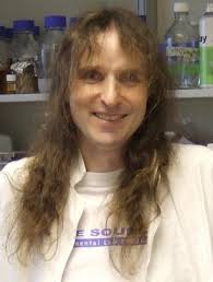 I&#39;m David Barrass, a Post doc in the University of Edinburgh, using microarrays to investigate RNA processing in yeast. I regard long hair as vital to my ... - davidbarrass