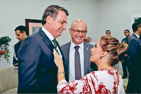 DIREITA RAIZ TEM O GENOMA FAMILIAR